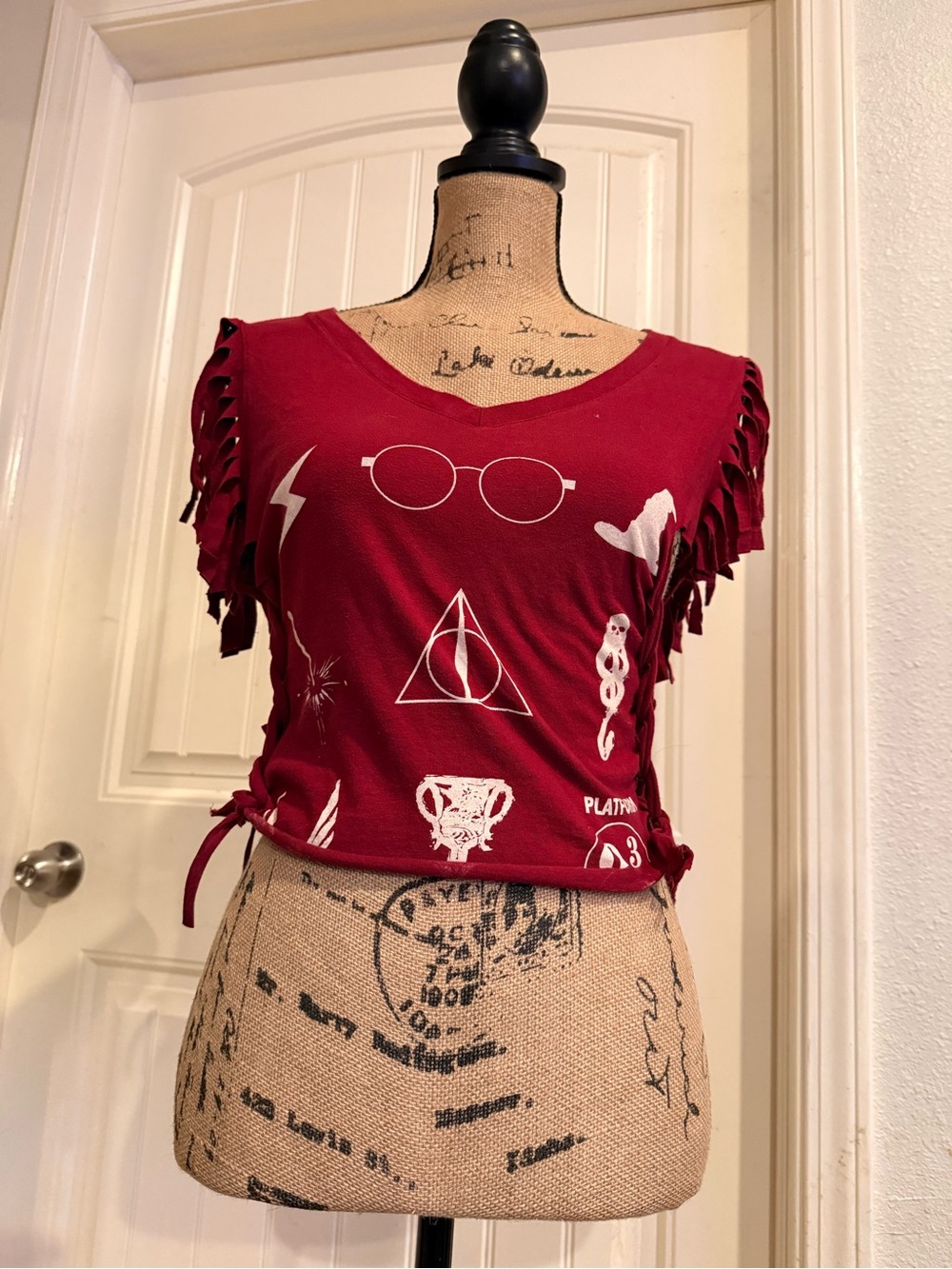 Upcycled Harry Potter Cutout Crop Tee – Small